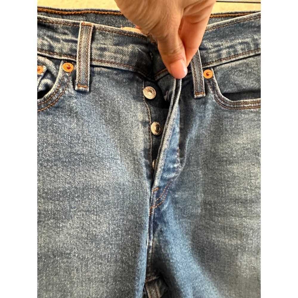Levi's Wedgie Straight High Rise Jeans Medium Wash Blue Size 24 Ankle Button Fly - Picture 6 of 13